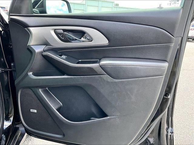 used 2023 Chevrolet Traverse car, priced at $34,134