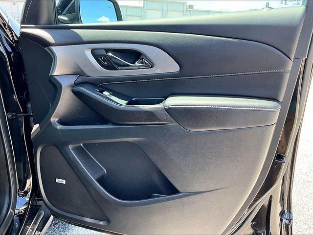 used 2023 Chevrolet Traverse car, priced at $32,427