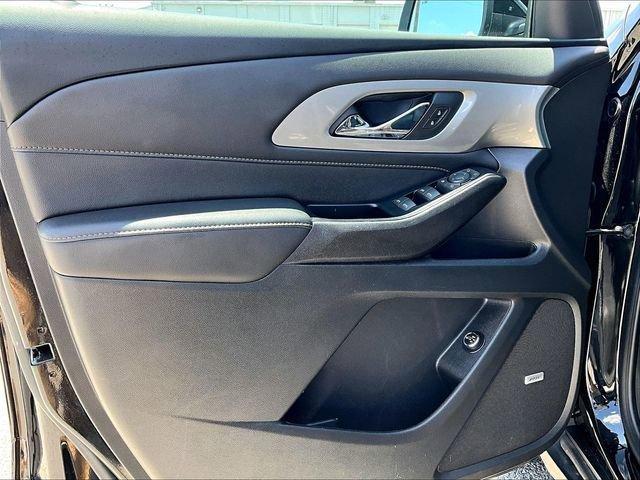 used 2023 Chevrolet Traverse car, priced at $32,427