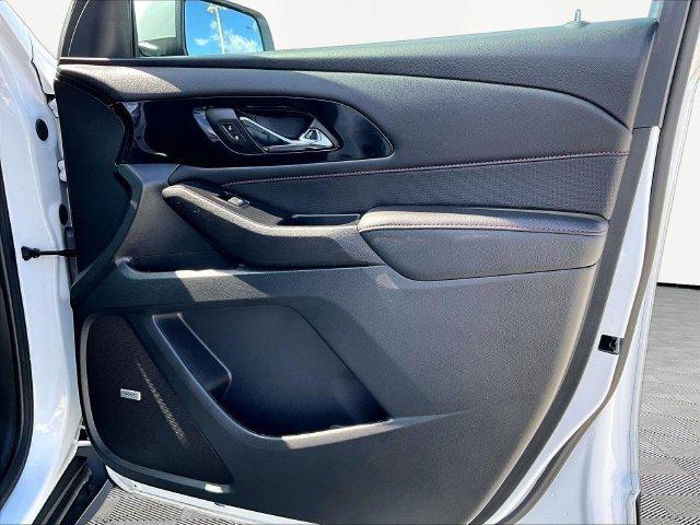 used 2023 Chevrolet Traverse car, priced at $35,157
