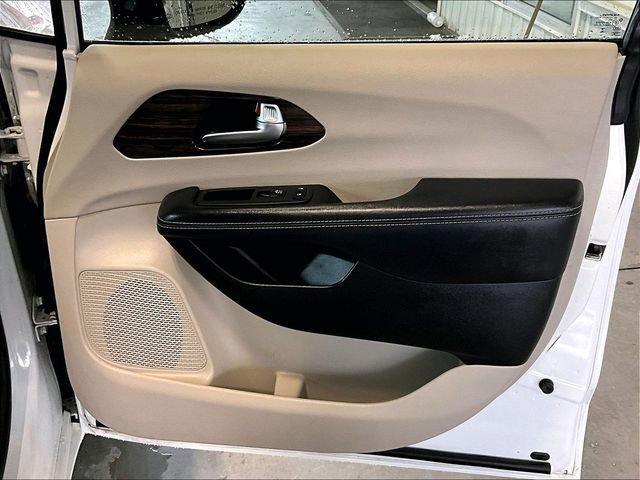 used 2023 Chrysler Pacifica car, priced at $25,564