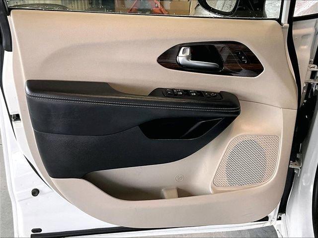 used 2023 Chrysler Pacifica car, priced at $25,564