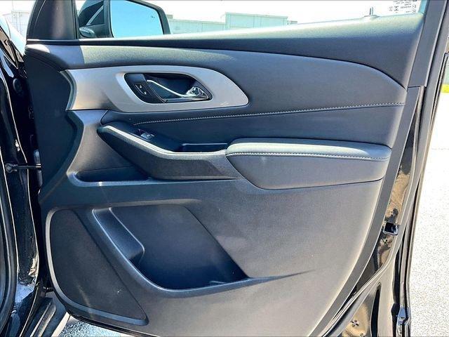 used 2023 Chevrolet Traverse car, priced at $30,229