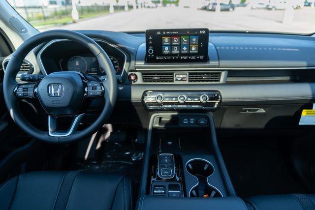 new 2025 Honda Pilot car, priced at $47,376