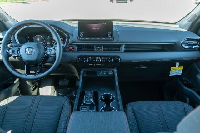 new 2025 Honda Pilot car, priced at $42,089