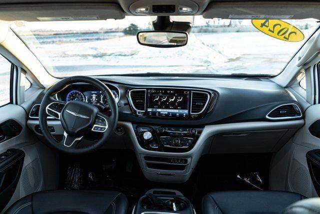 used 2024 Chrysler Pacifica car, priced at $26,831