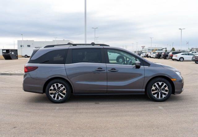 new 2026 Honda Odyssey car, priced at $44,290