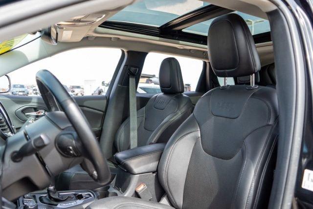 used 2019 Jeep Cherokee car, priced at $16,494