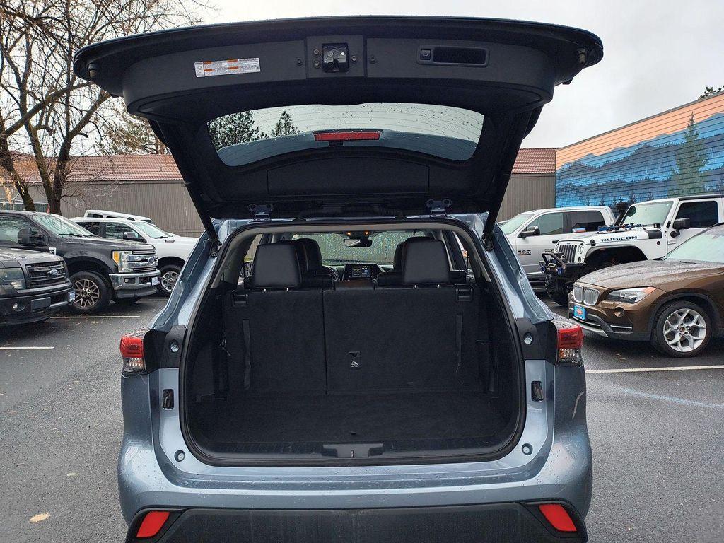 used 2020 Toyota Highlander car, priced at $23,793