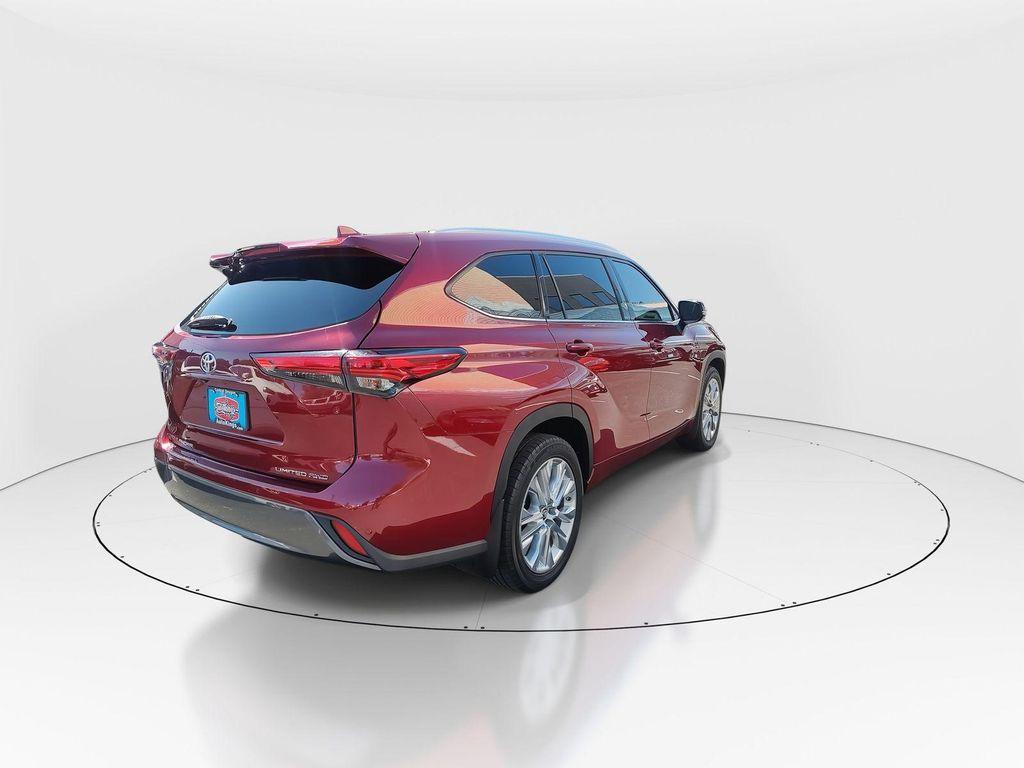 used 2021 Toyota Highlander car, priced at $28,493