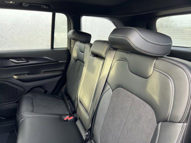 new 2025 Jeep Grand Cherokee car, priced at $43,113