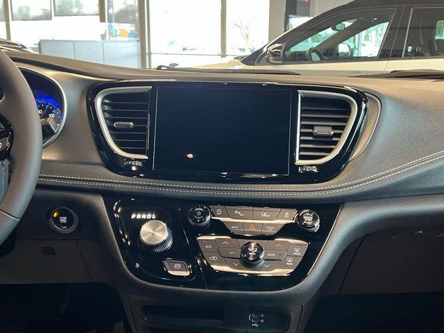 new 2026 Chrysler Pacifica car, priced at $45,017