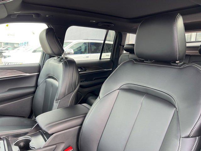 new 2025 Jeep Grand Cherokee car, priced at $48,695