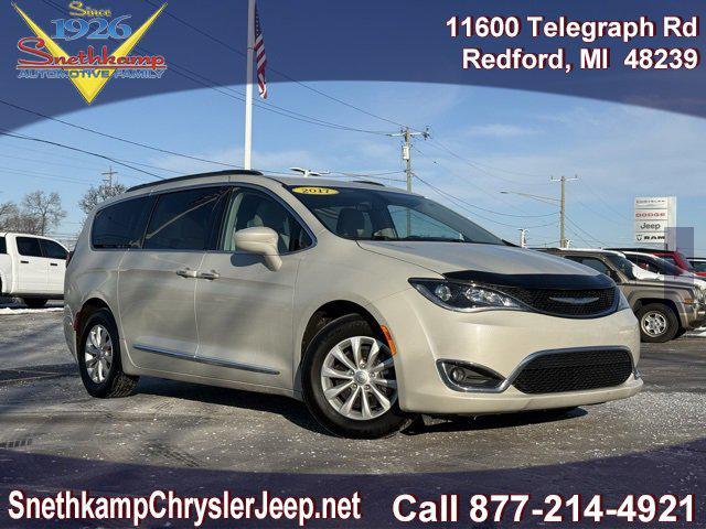 used 2017 Chrysler Pacifica car, priced at $12,995