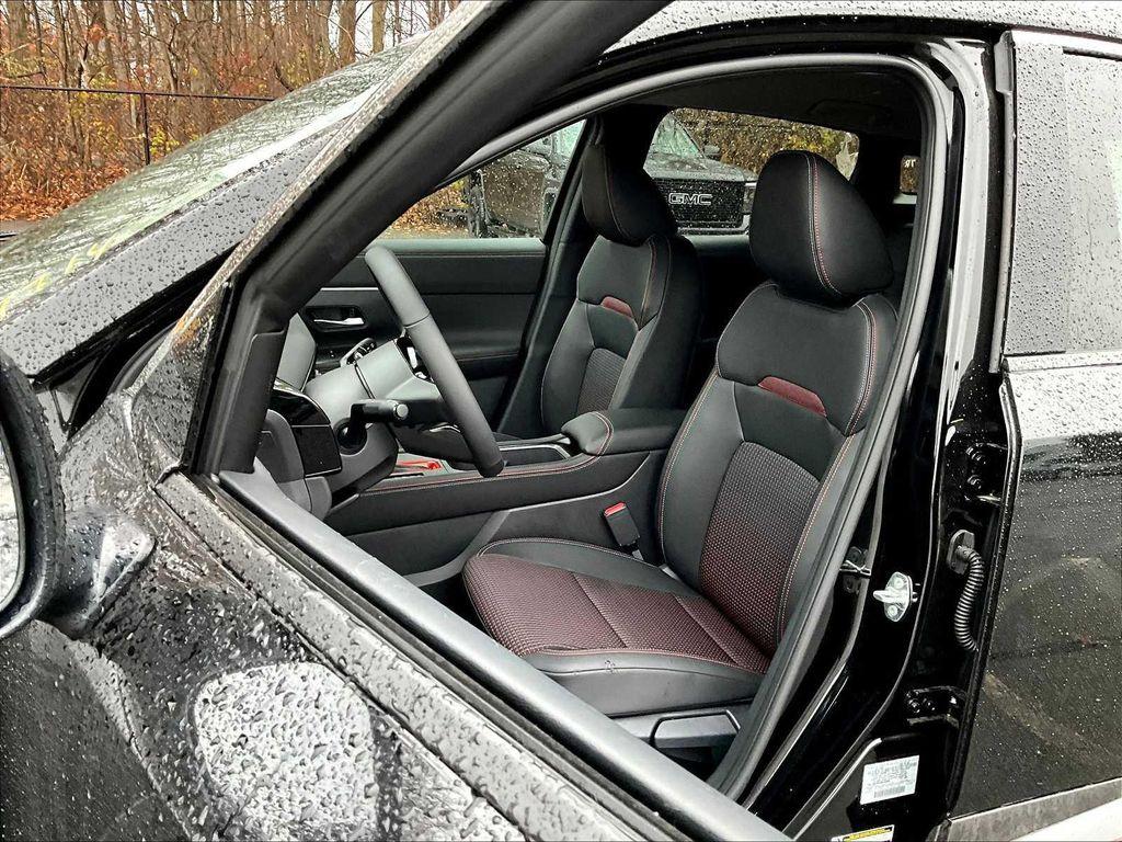 new 2025 Nissan Kicks car, priced at $29,037