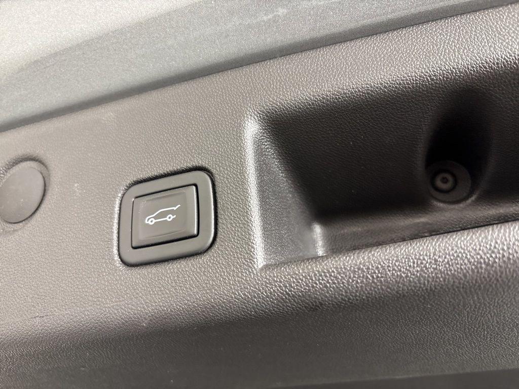 used 2024 Chevrolet Equinox car, priced at $18,400