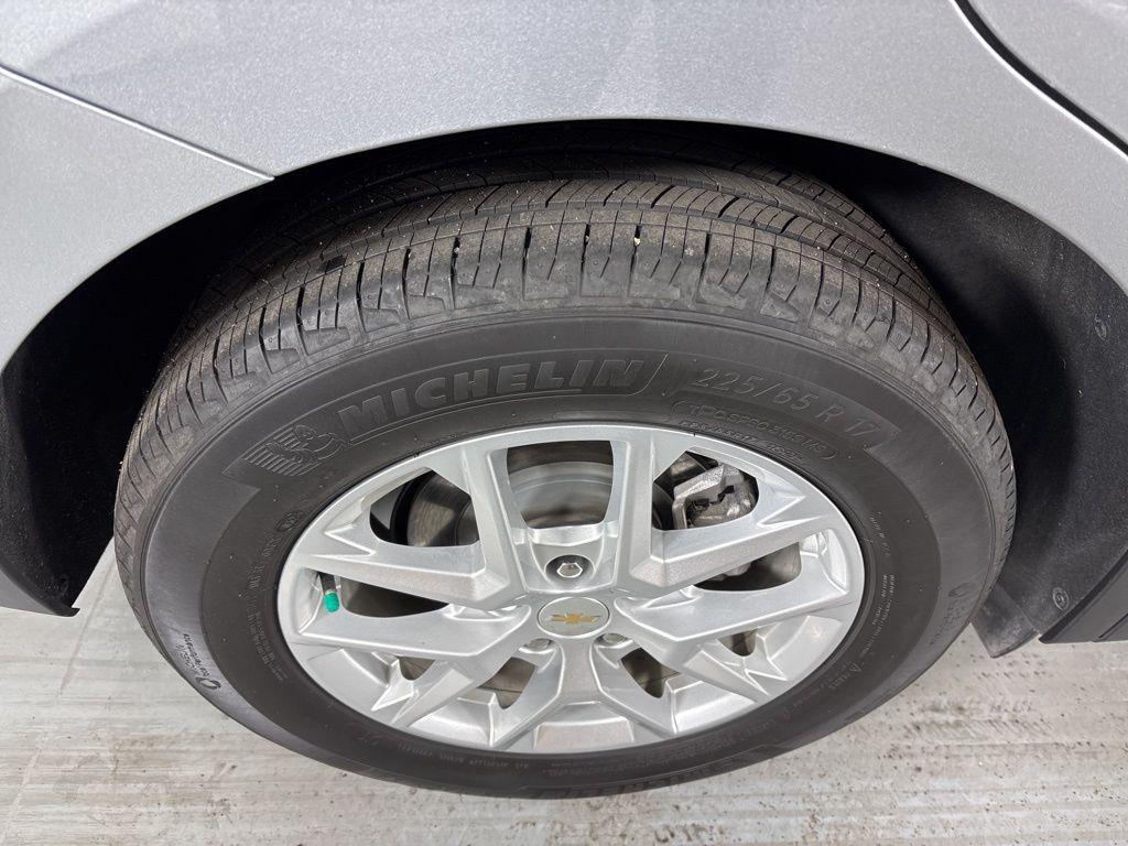 used 2024 Chevrolet Equinox car, priced at $18,400