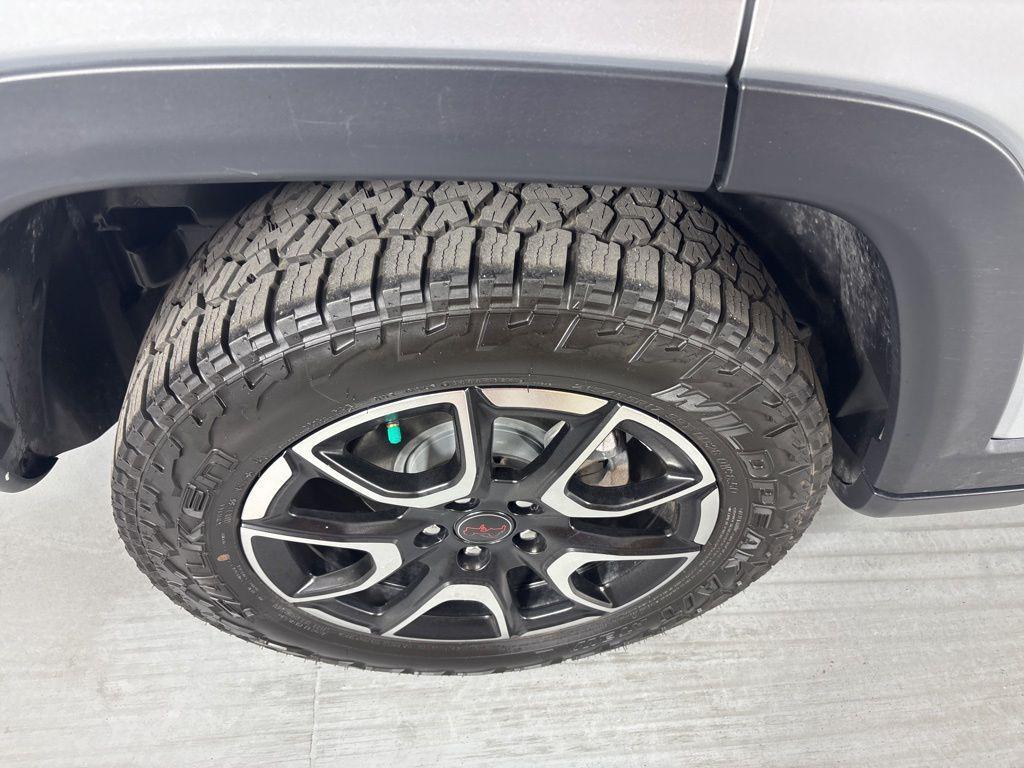 used 2025 Jeep Compass car, priced at $23,099