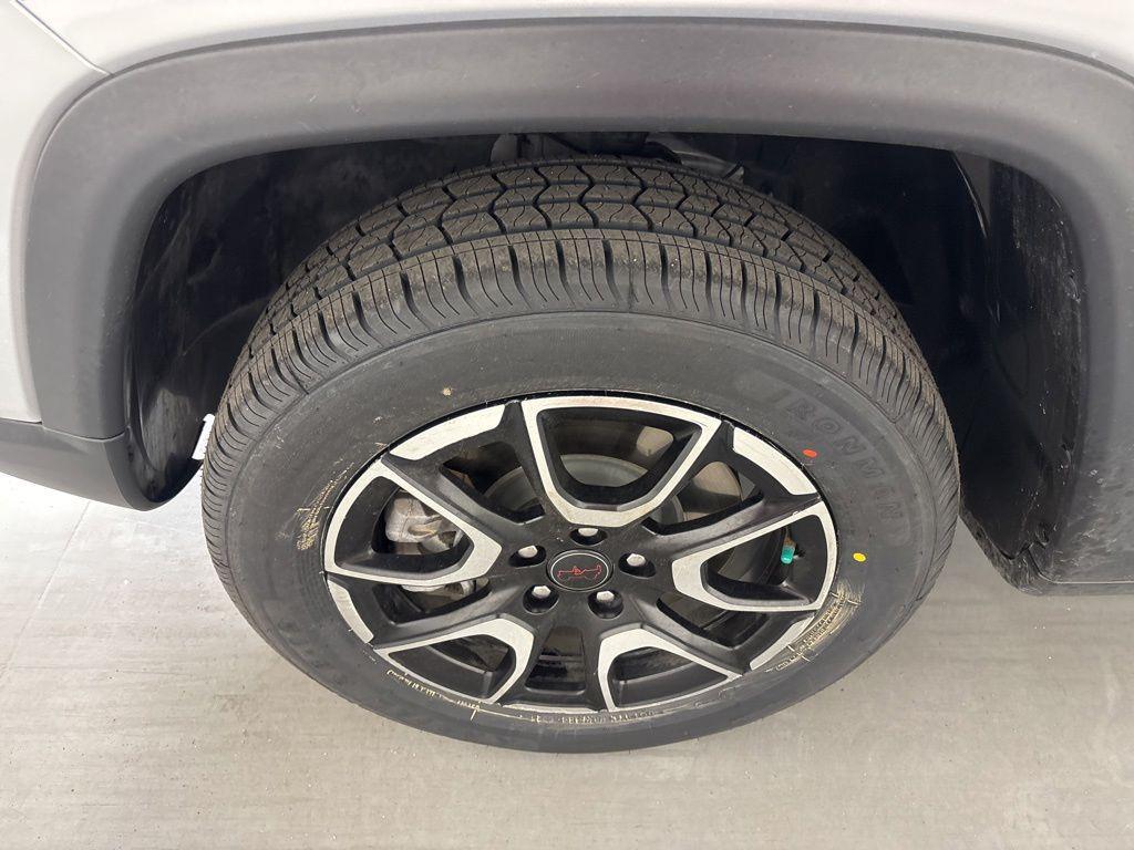 used 2025 Jeep Compass car, priced at $23,099