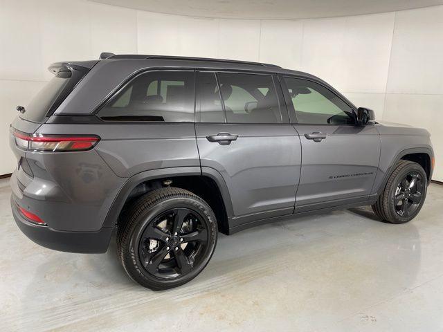 new 2025 Jeep Grand Cherokee car, priced at $32,200
