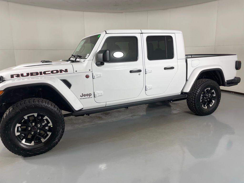 new 2025 Jeep Gladiator car, priced at $50,985