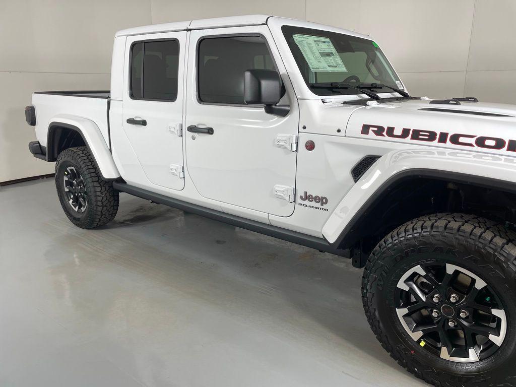 new 2025 Jeep Gladiator car, priced at $50,985