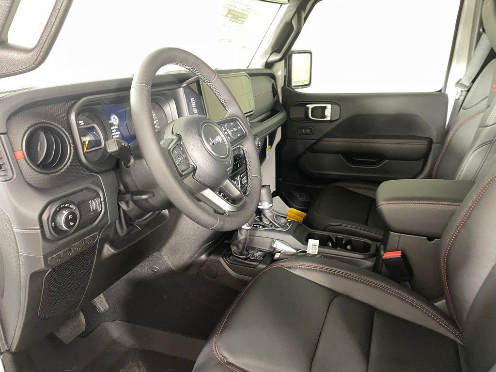 new 2025 Jeep Gladiator car, priced at $50,985