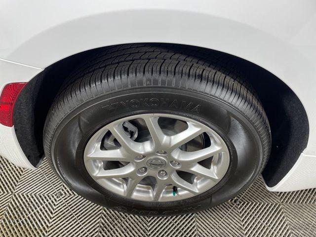 new 2025 Chrysler Pacifica car, priced at $38,425