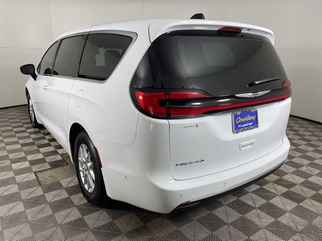 new 2025 Chrysler Pacifica car, priced at $38,425