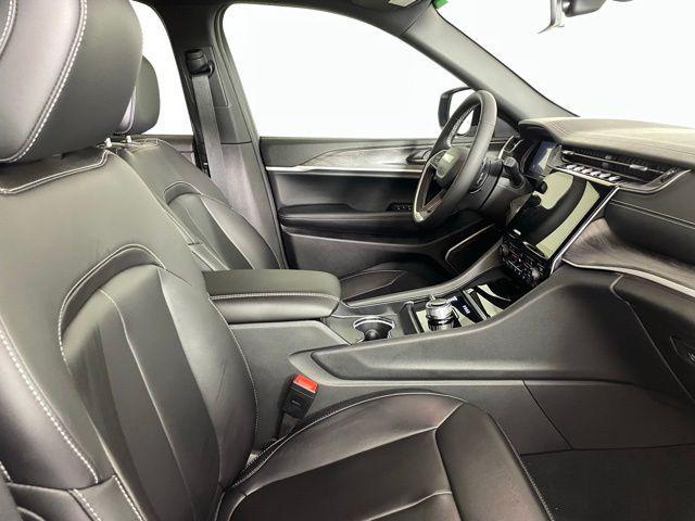 new 2025 Jeep Grand Cherokee L car, priced at $42,800