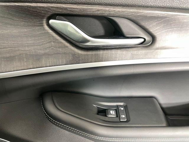 new 2025 Jeep Grand Cherokee L car, priced at $42,800