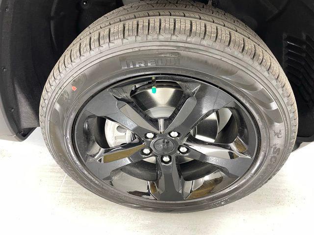 new 2025 Jeep Grand Cherokee L car, priced at $42,800