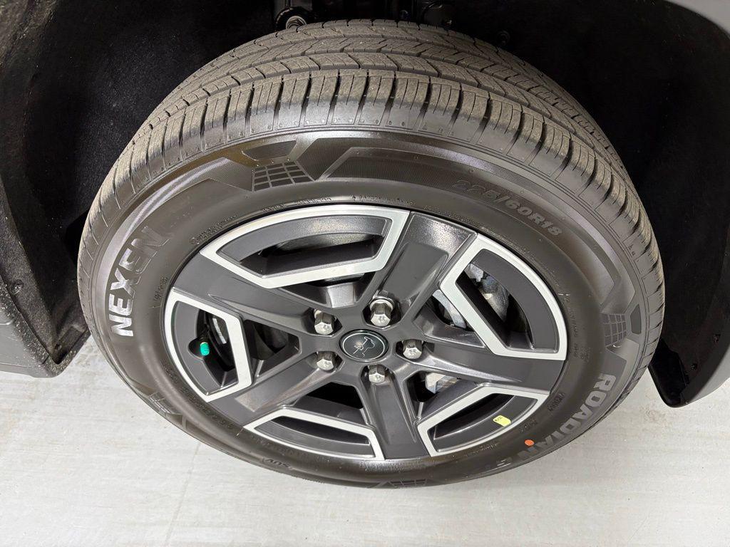 new 2026 Jeep Cherokee car, priced at $39,085