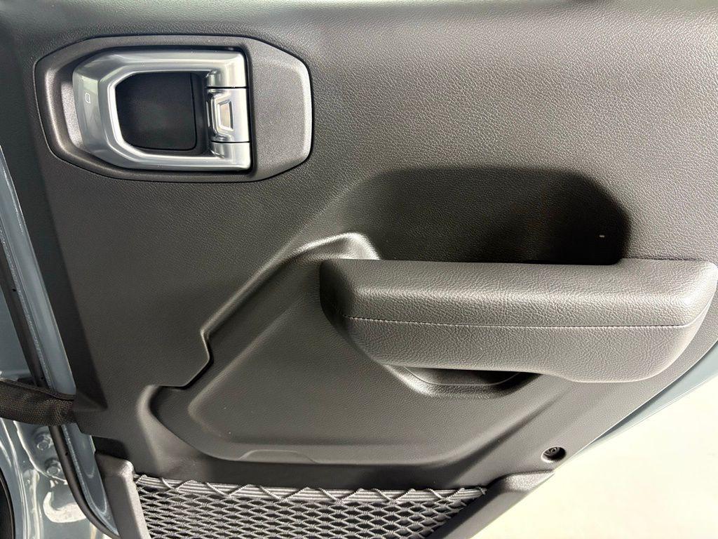 new 2026 Jeep Gladiator car, priced at $47,900