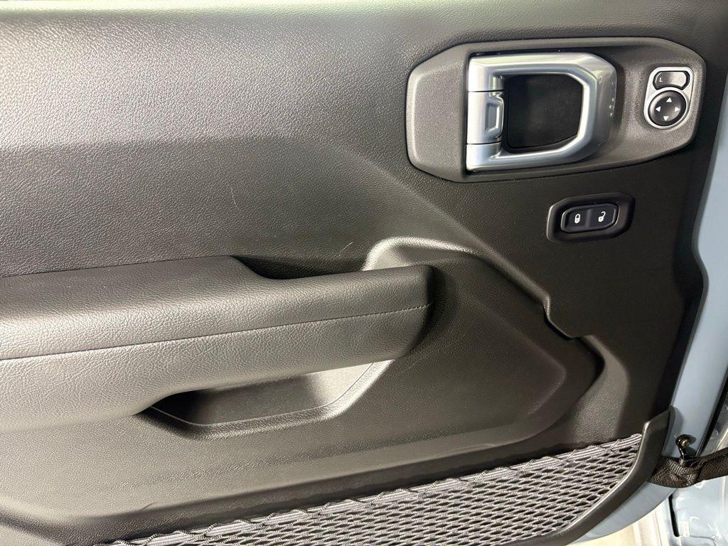 new 2026 Jeep Gladiator car, priced at $47,900