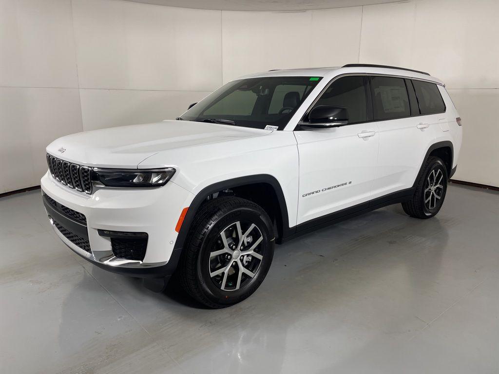new 2025 Jeep Grand Cherokee L car, priced at $45,900
