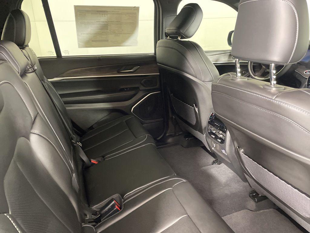 new 2025 Jeep Grand Cherokee L car, priced at $45,900