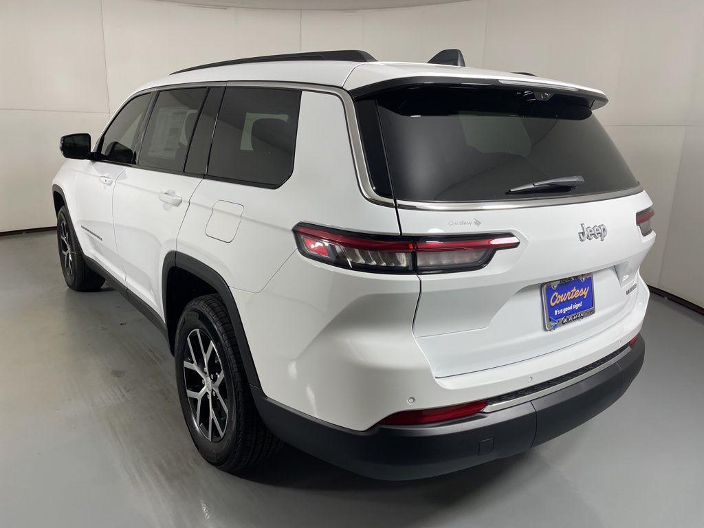 new 2025 Jeep Grand Cherokee L car, priced at $45,900