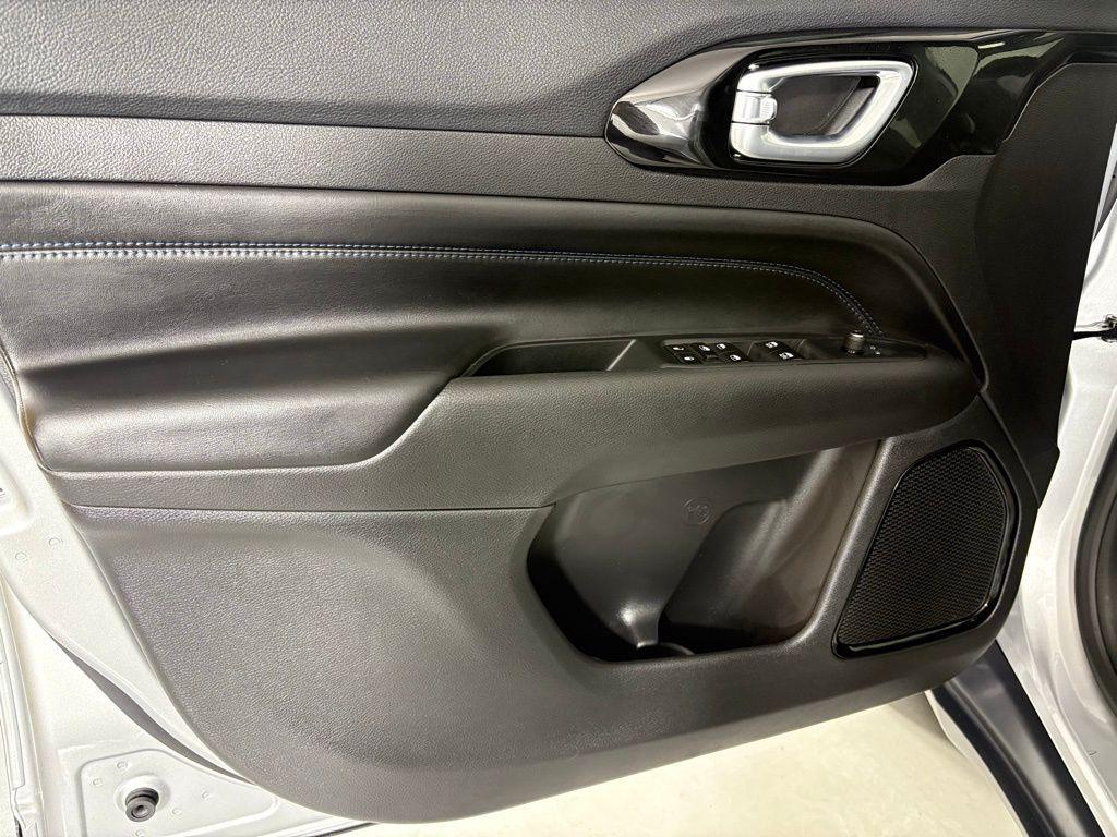 new 2026 Jeep Compass car, priced at $32,900