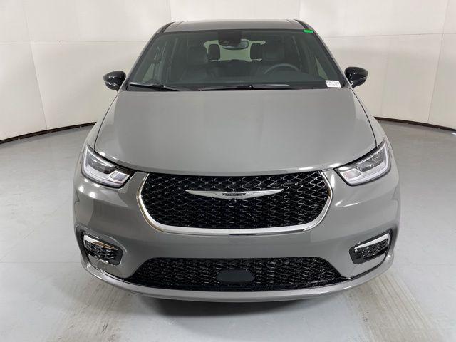 new 2025 Chrysler Pacifica car, priced at $36,940