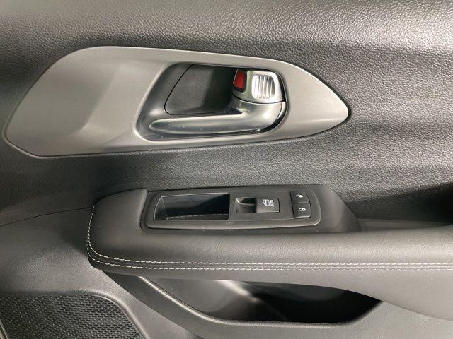 new 2025 Chrysler Pacifica car, priced at $36,940