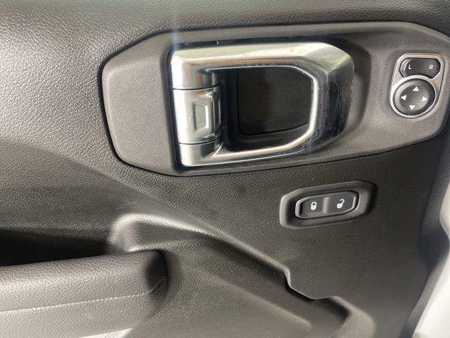 new 2025 Jeep Gladiator car, priced at $42,600