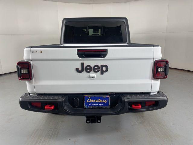 new 2025 Jeep Gladiator car, priced at $42,600