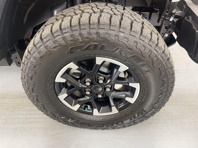 new 2025 Jeep Gladiator car, priced at $42,600