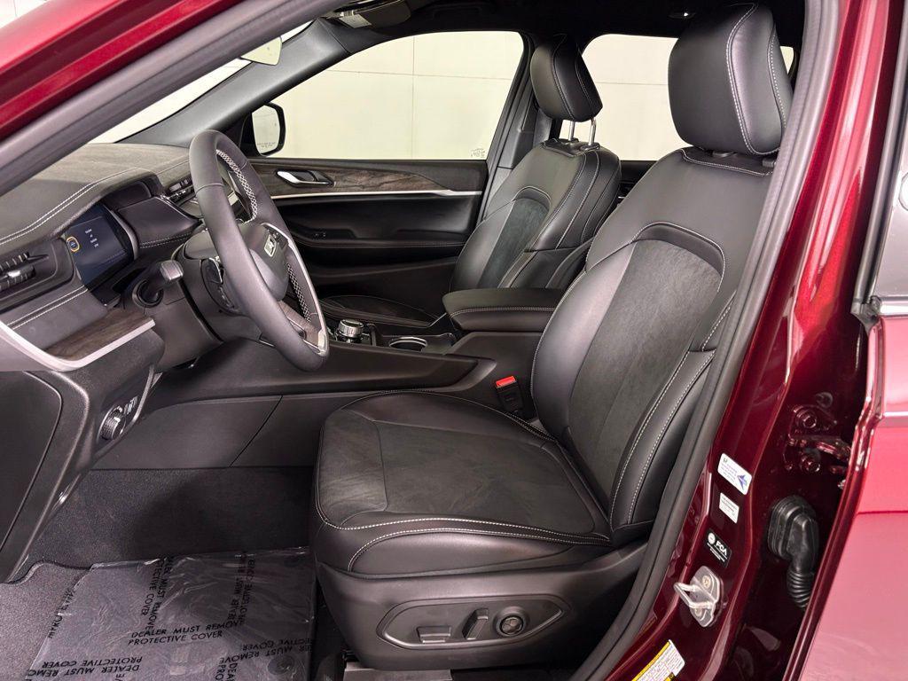 new 2026 Jeep Grand Cherokee car, priced at $37,853