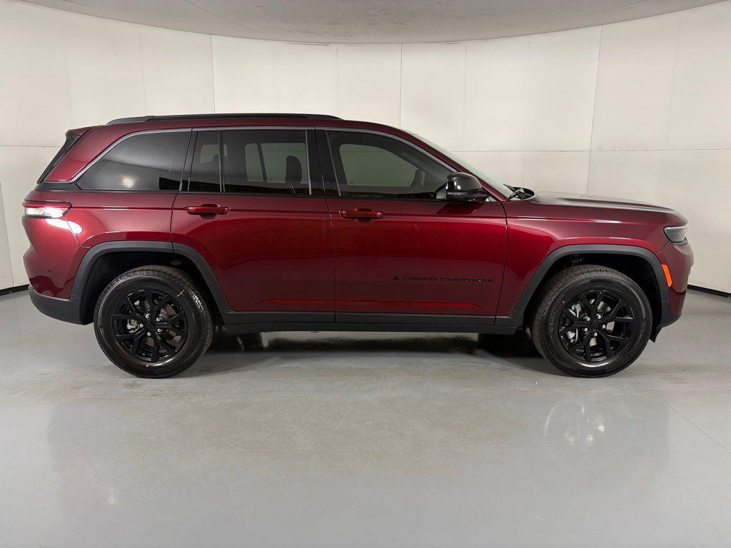 new 2026 Jeep Grand Cherokee car, priced at $37,853