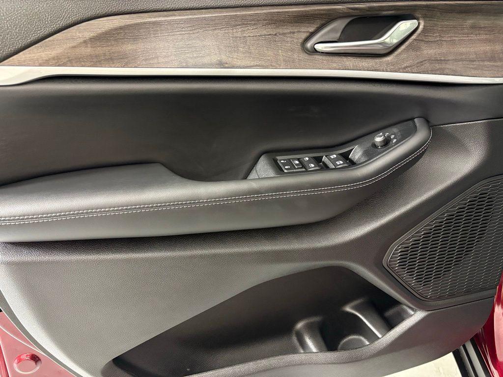 new 2026 Jeep Grand Cherokee car, priced at $37,853