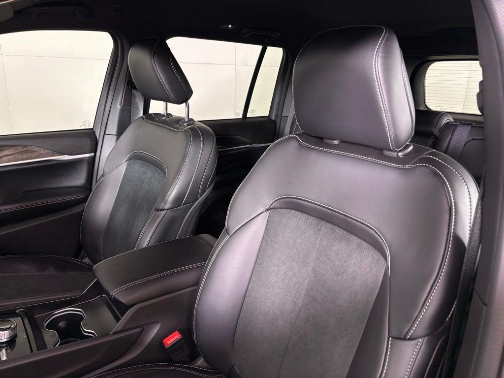 new 2026 Jeep Grand Cherokee car, priced at $37,853
