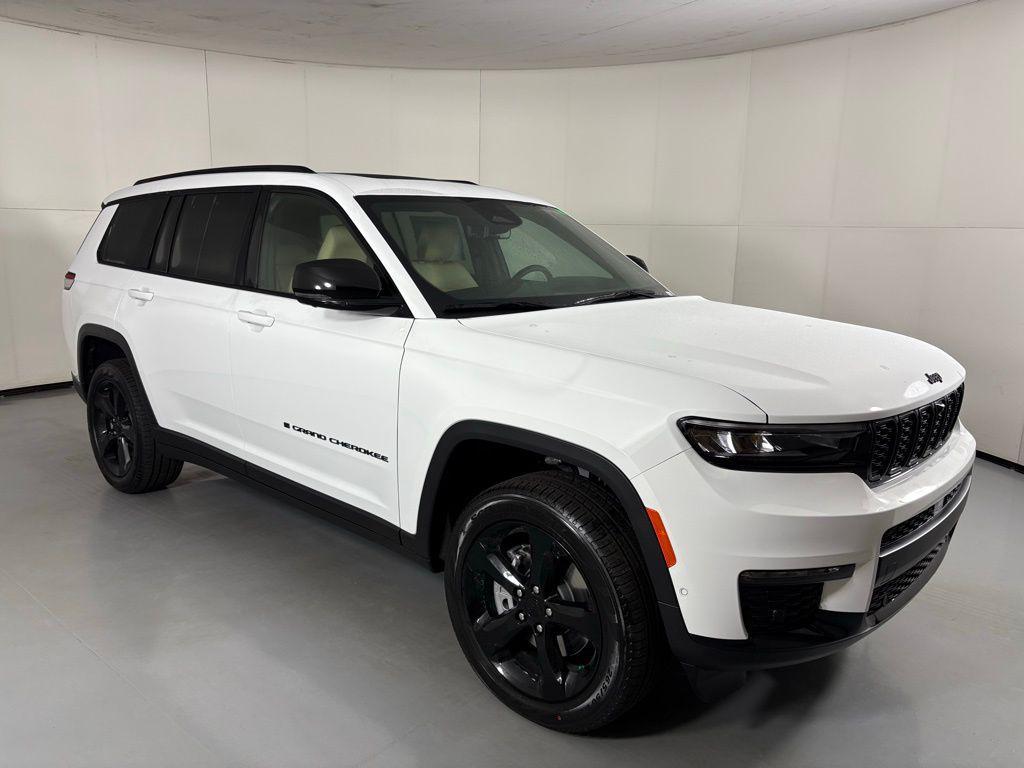 new 2025 Jeep Grand Cherokee L car, priced at $47,900