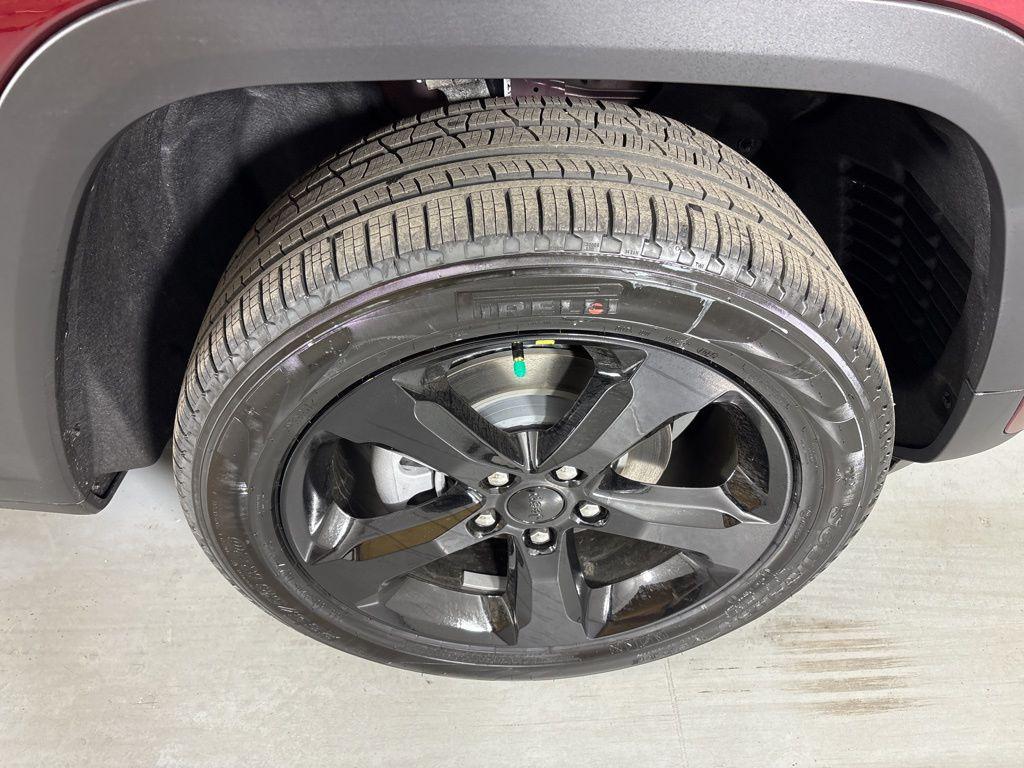 new 2026 Jeep Grand Cherokee car, priced at $47,985